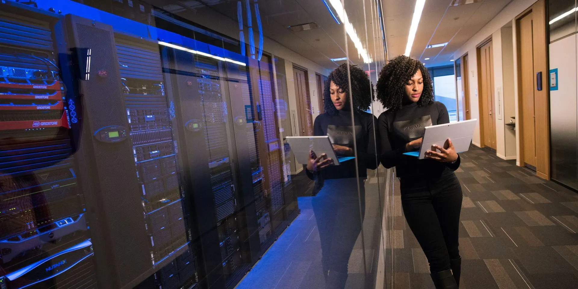 como puede ayudar la IA en un Data center